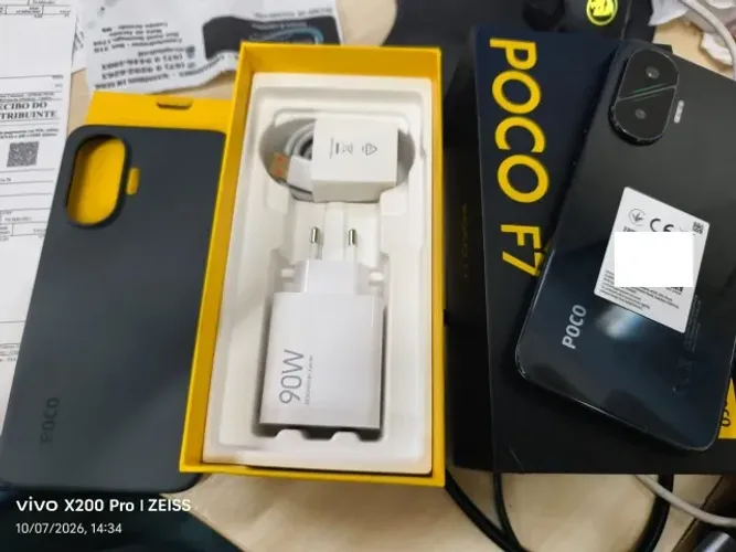 POCO F7 5G 12/256GB Zero NF e garantia 6.83 Amoled super bateria 6500 mha 90W TROCO