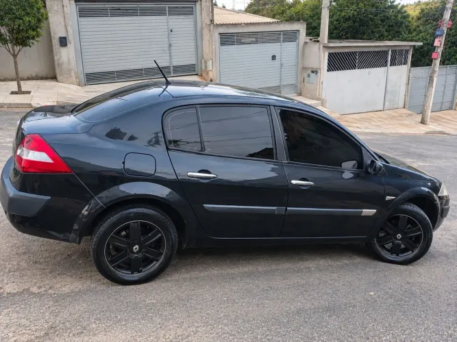 Renault Megane Sedan Dynamique Hi-flex 1.6 16V 2008