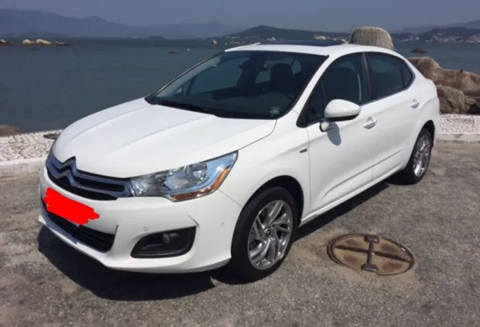 Citroen C4 Lounge Exclusive 1.6 Turbo Flex Aut. 2015