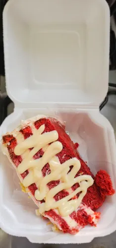 Fatia de Bolo Caseiro Red Velvet | Fresco e Muito Saboroso | Entrega