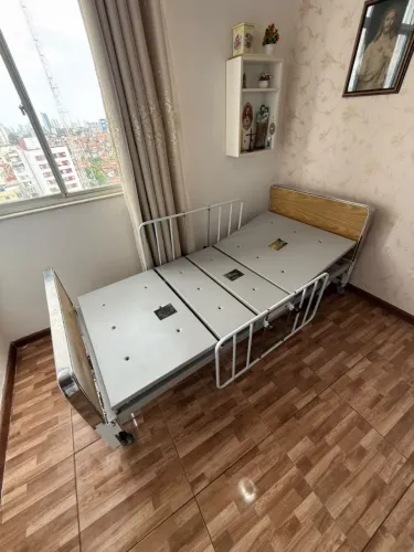 Cama Hospitalar Elétrica - Em ótimo estado - Usada