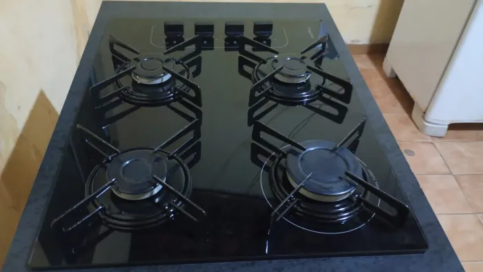 Vendo um cook top por 500 interessados chamar no zap *44