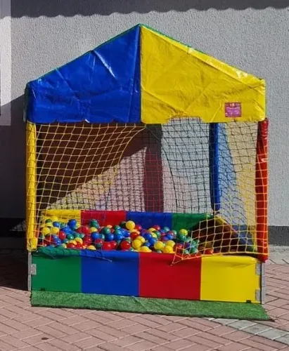 Vendo casinha de bolinha de 2 metros