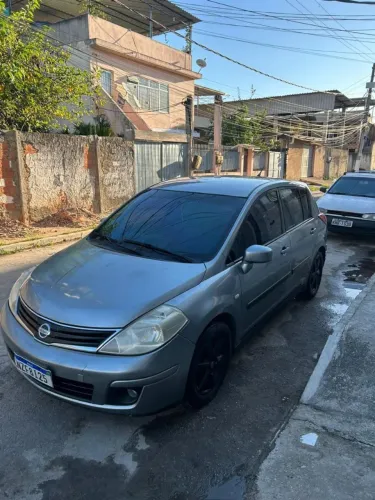 Nissan Tiida S 1.8/1.8 Flex 16V Mec. 2012
