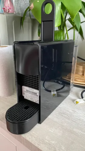 Cafeteira Nespresso Essenza Mini C30 127V - Compacta e Funcional