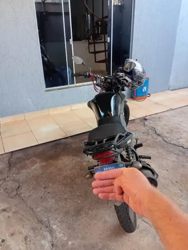 Vendo ou troco Yamaha fator 150 completissima por carro 