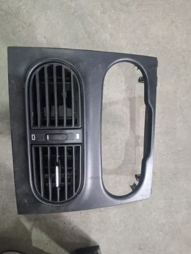 Moldura difusor central ar Fiat Strada Working 2015 a 2020