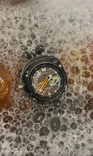 RELÓGIO CITIZEN MEIA LUA TITANIUM ?