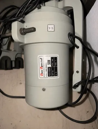 Motor de overloque
