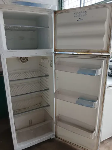 GELADEIRA 400 LITROS COM GARANTIA E ENTREGAR