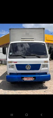 Vendo caminhão baú