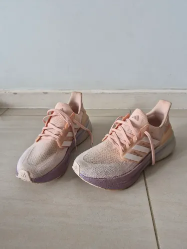 Tênis Adidas Ultraboost 5.0 tam 39
