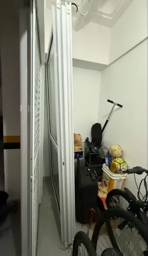 Uma porta de vidro de sacada