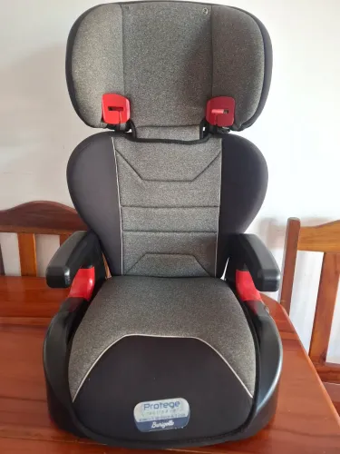 Cadeira veicular para crianças de 15 a 36kg