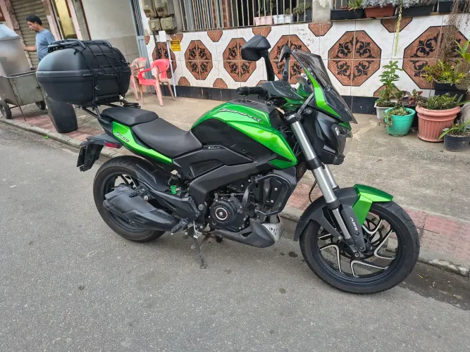 Vendo dominar 400 semi novo