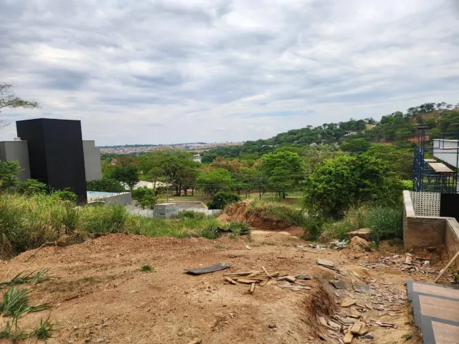 Lote em Condomínio - Residencial Aldeia do Vale