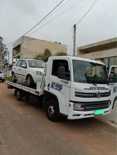 Vende se caminhão guincho agregado em seguradora