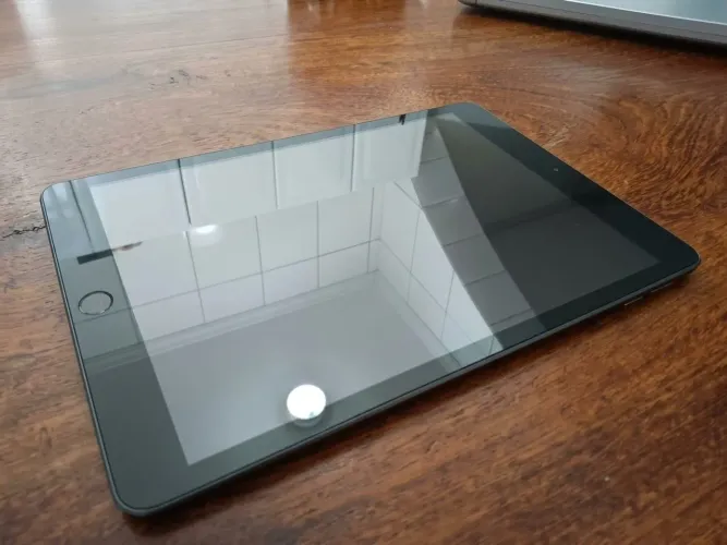 Vende-se Ipad 9? Gen 64 GB