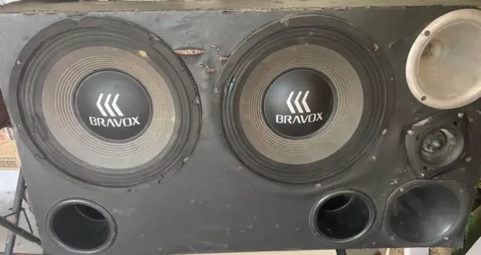 Caixa de som automotiva