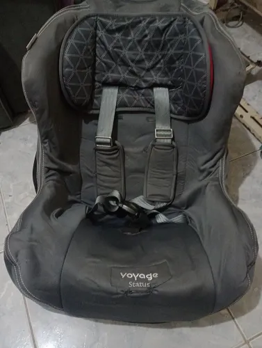 Cadeirinha de bebê,resistente e barata. Até 36 kg.