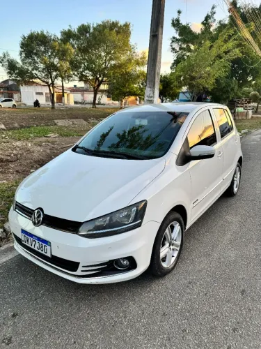 Volkswagen Fox Highline 1.6 Flex 16V 5P 2016