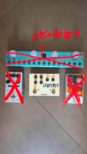 Pedais de guitarra.