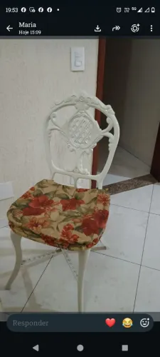 Cadeira em ferro fundido, conjunto com sete. 200,00 cada ou desconto no conjunto.