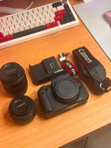 Camera Canon Eos T5i + Lente 50mm/1.8 + Lente kit