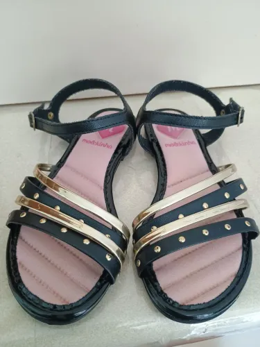 Sandália infantil semi nova