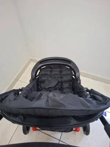 Bebê conforto e carrinho passeio