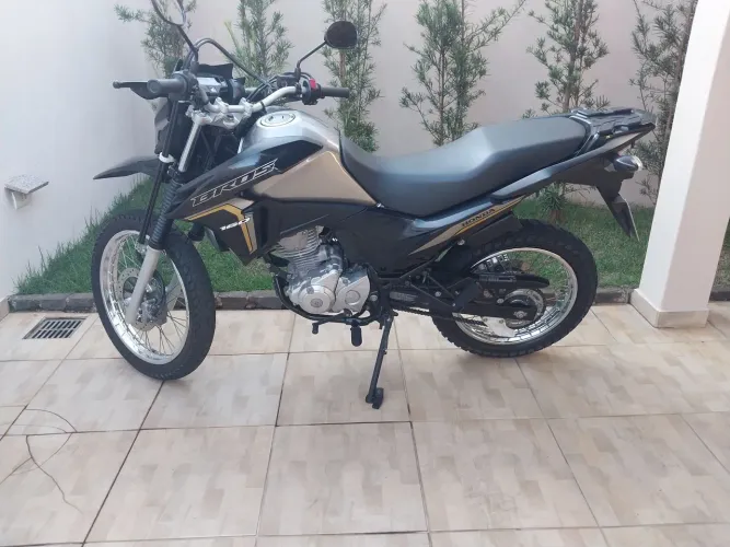 Vendo Bros 160 22/23  com apenas 2900 km rodados