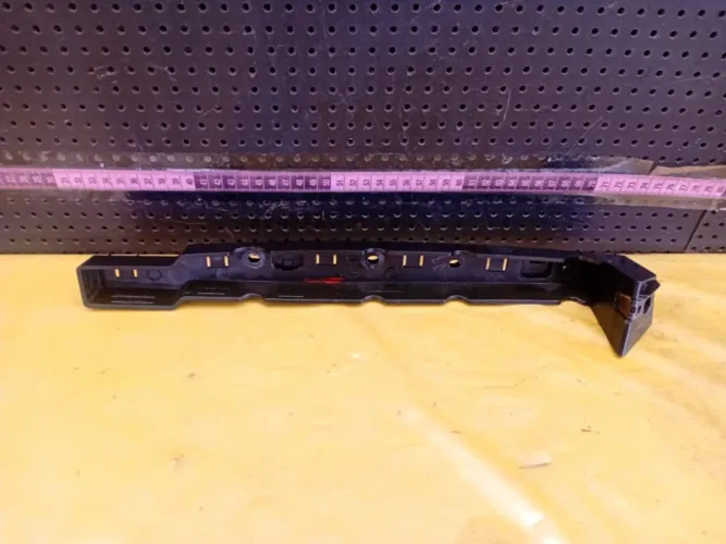 Suporte Parachoque Traseiro Lado Esquerdo Fastback 2023 2024