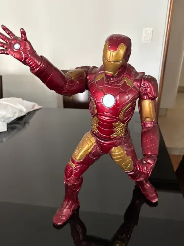 Super herói Homem de Ferro 