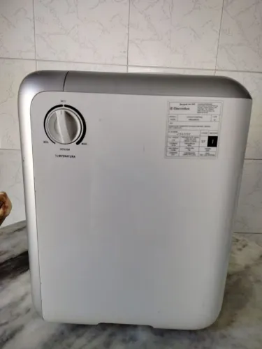 Gela água Electrolux