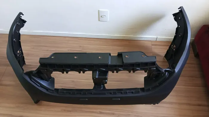 Para choque Fiat Strada 20 a 26