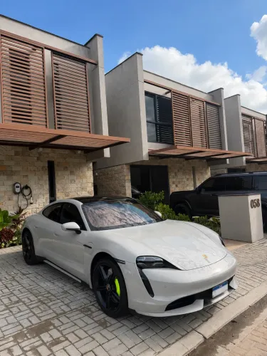 Porsche Taycan Turbo (elétrico) 2021