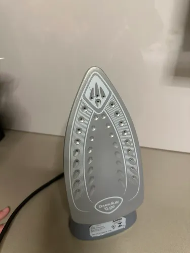 Ferro de passar a vapor