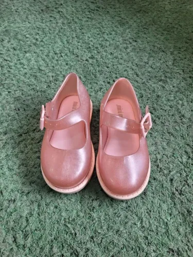 sandália mini melissa infantil original, tamanho 19, na cor rosa. usada e em bom estado de