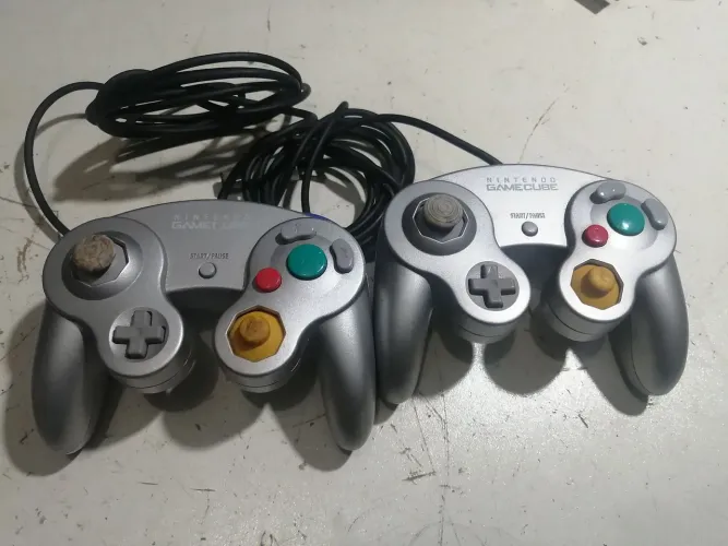 Controle game cube Nintendo 2 unidades!