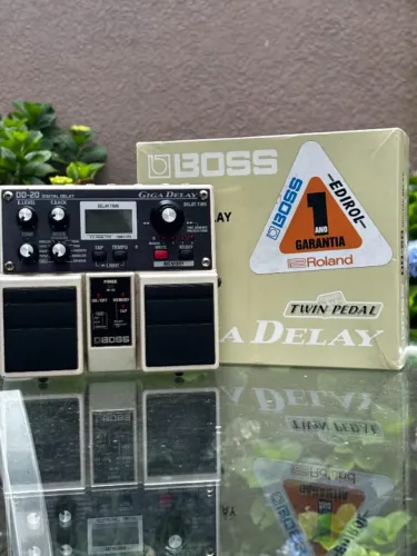 Pedal de Efeito BOSS DD-20 Delay