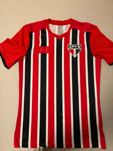 Uma camisa do São Paulo