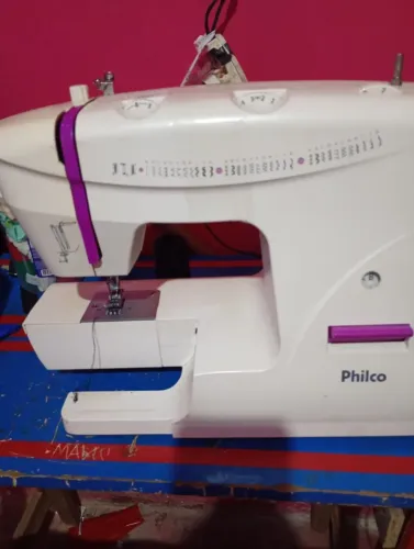 Maquina de costura Philco