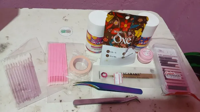 Materiais de cílios