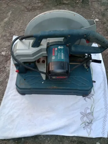 Vende Se Uma Policorte Boche 2.400w 127V