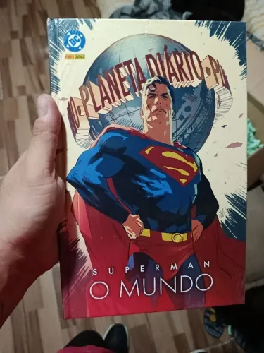 Hq Superman: O Mundo (lacrada)