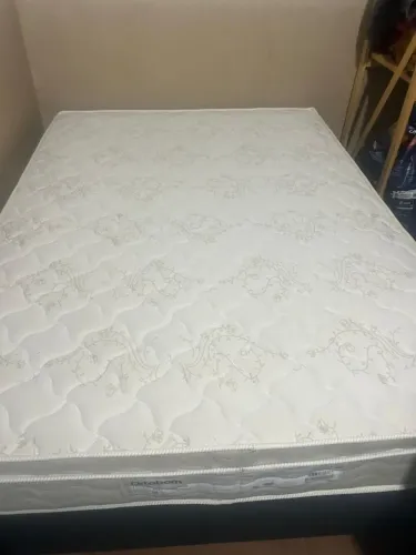 Vendo cama de casal semi nova (Ortobom)