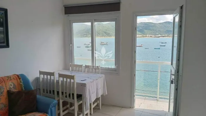 Apartamento Mobiliado com 2 Quarto no Pântano do Sul Florianópolis de Frente para o Mar