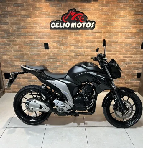 FAZER 250 FLEX PRETA 2022/2023