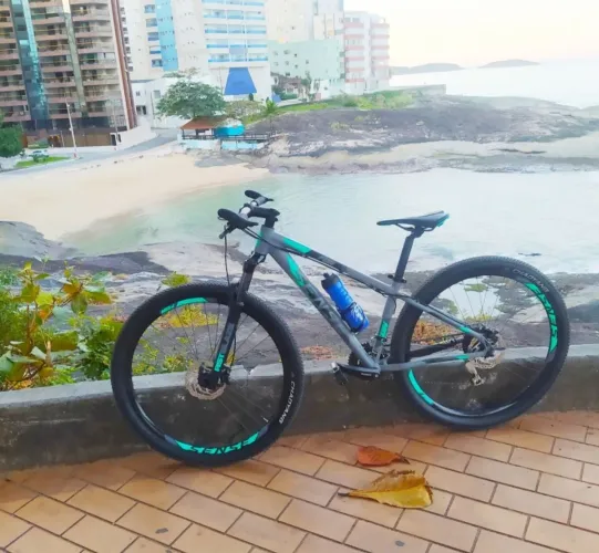 Bike Sense tamanho 15.5, com upgrade no cassete