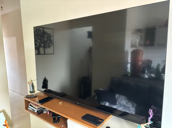 Vendo Tv TLC, 55 polegadas com um ano de uso